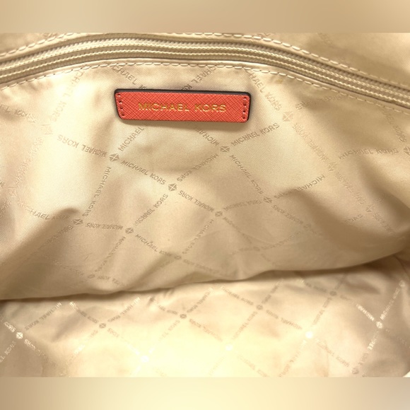 Michael Kors Cindy Large Dome Satchel - Picture 7 of 12